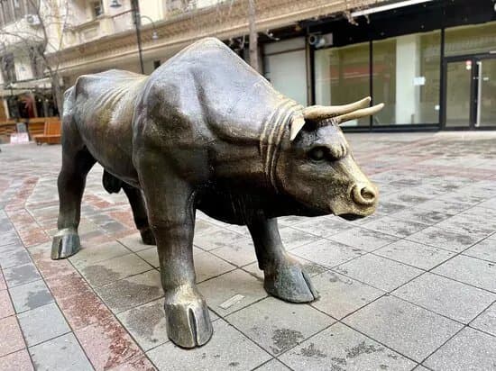 Bronze Monument of the Big Bull