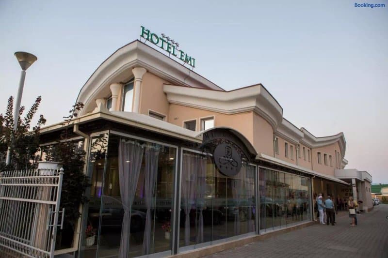 Hotel Emi