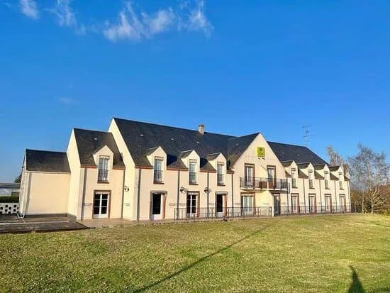 Logis Hotel Sully le Chateau