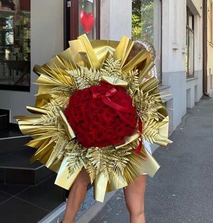 The Luxury Roses