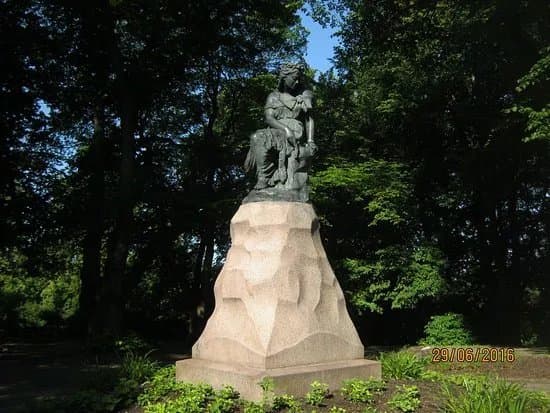 Linda Monument