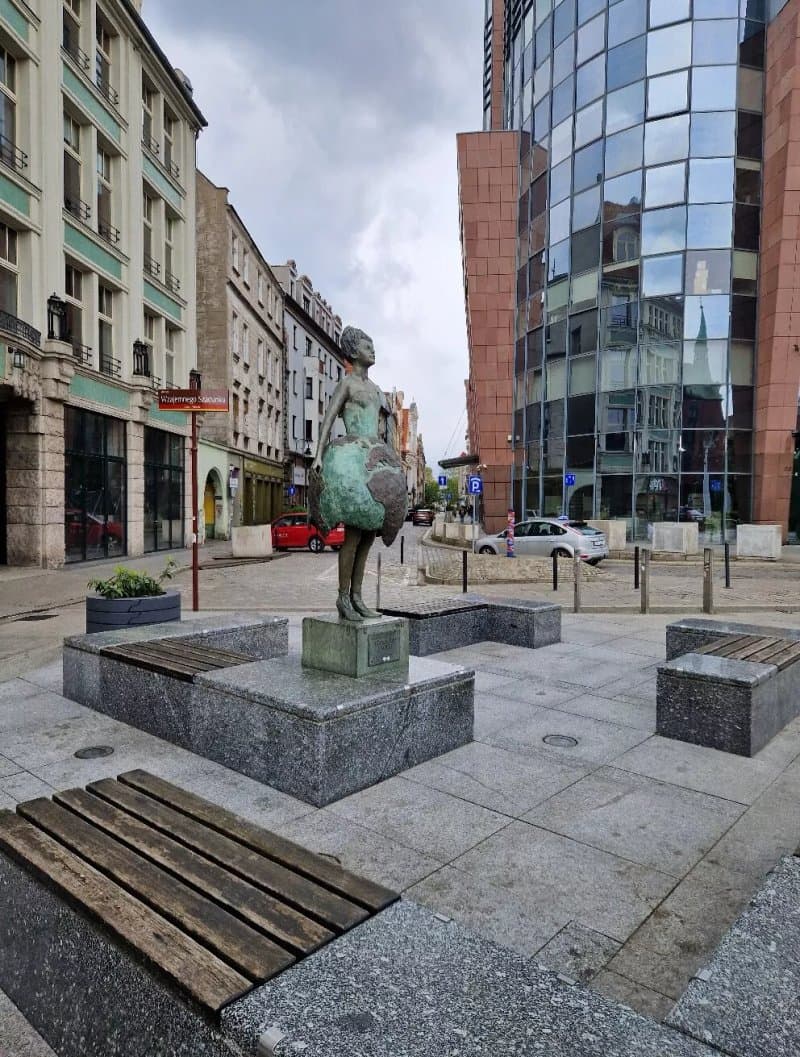Crystal Planet Monument