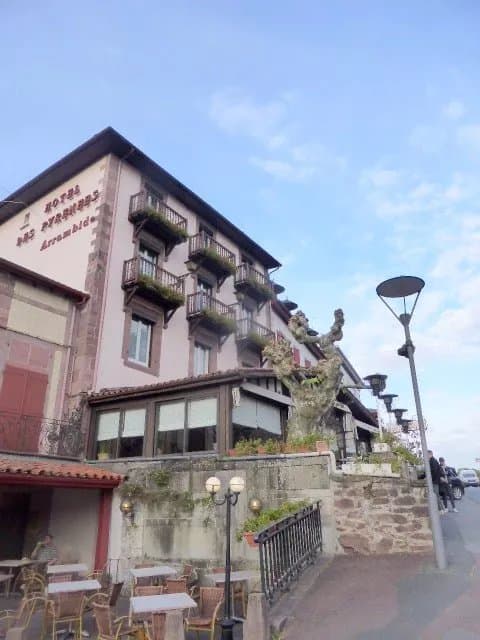 Hotel Les Pyrenees