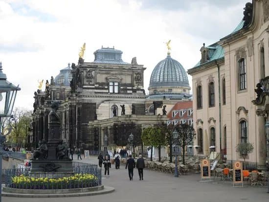 Bruehlsche Terrasse