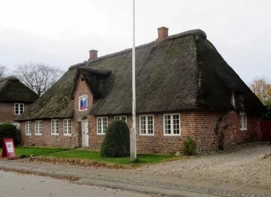 Gallery Strait 9