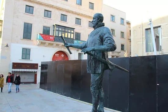Monument to Jean de Valette