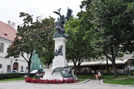 Statue of the Independence War
