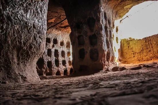 Cueva De Los Cien Pilares