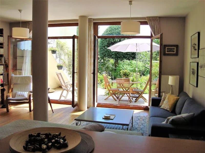 A home in a peaceful heaven 15 min away from the Grand Place
