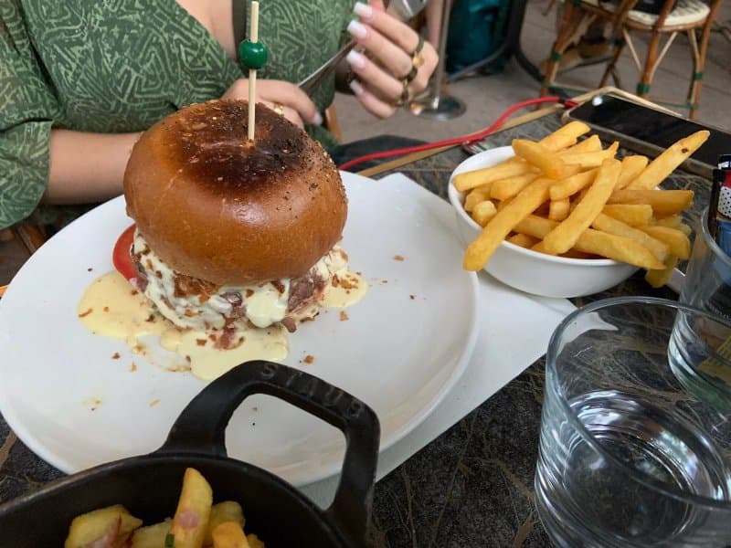 Cafe Le Chanteclair