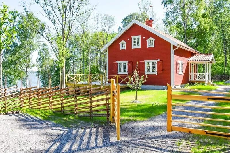 A dream house by Hjälmarens Strand