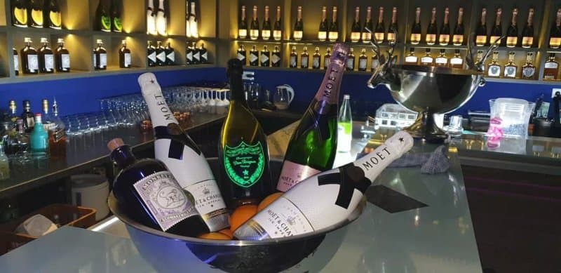 Arrow Club & Bar