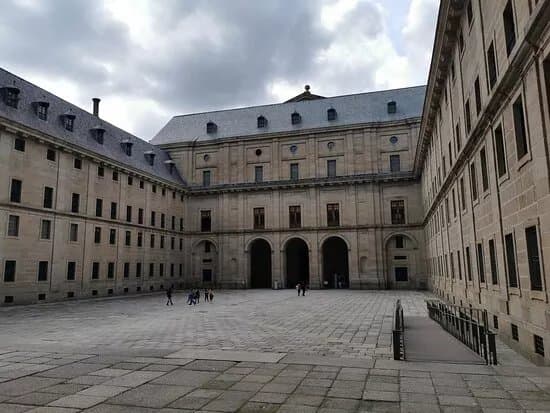 Patio De Los Reyes
