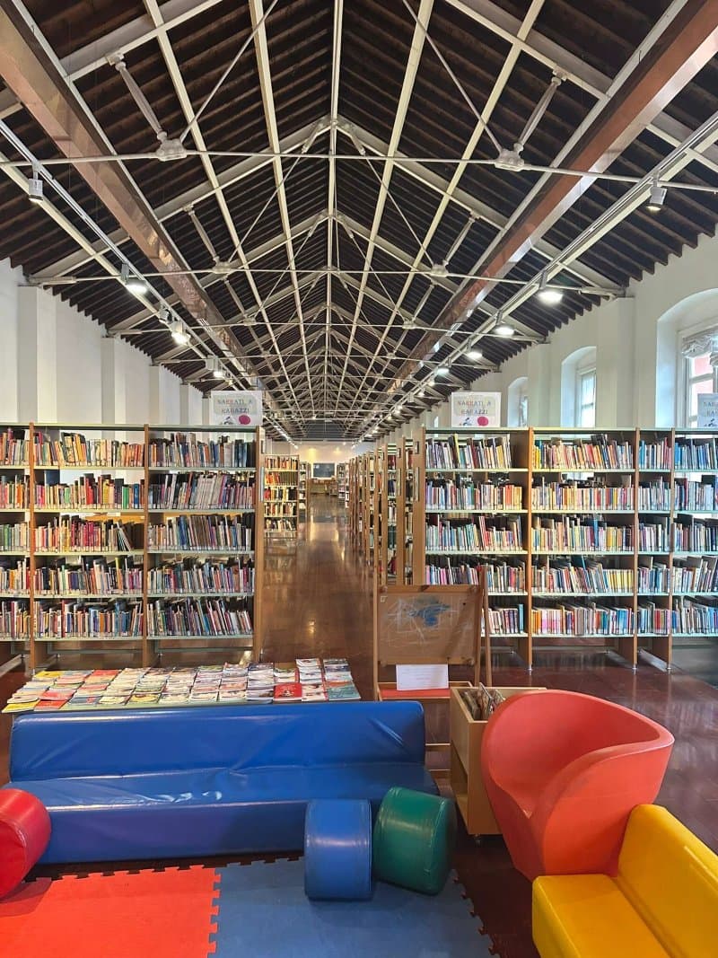 Biblioteca Dino Bruschi