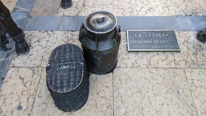 Escultura La Lechera