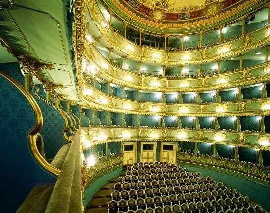 Theatre Des Etats