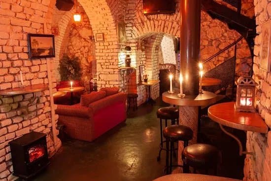Black Gallery Pub and Food