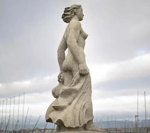 Statue La Brise