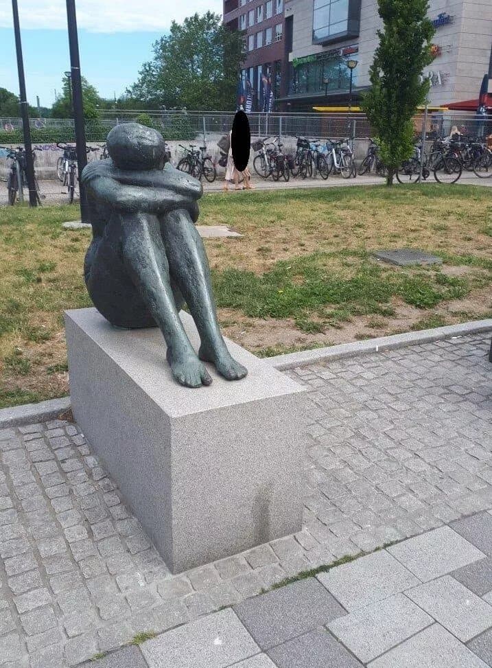 Skulptur "Sinnende"