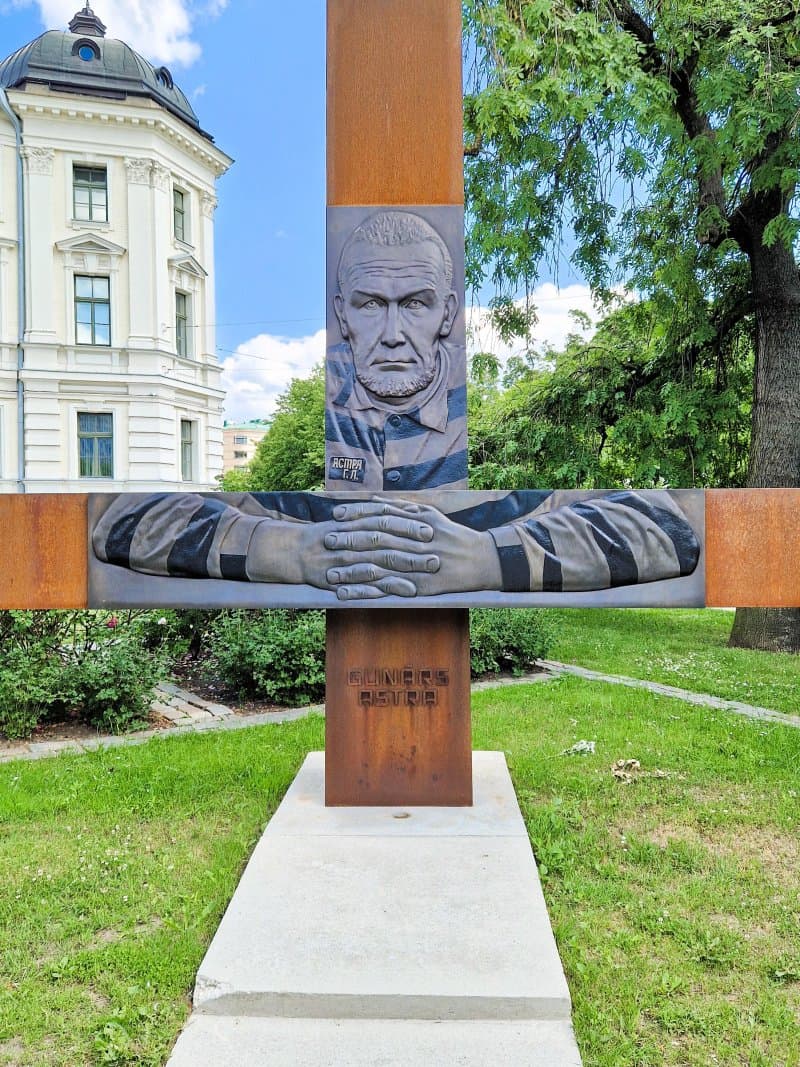 Monument To Gunars Astra