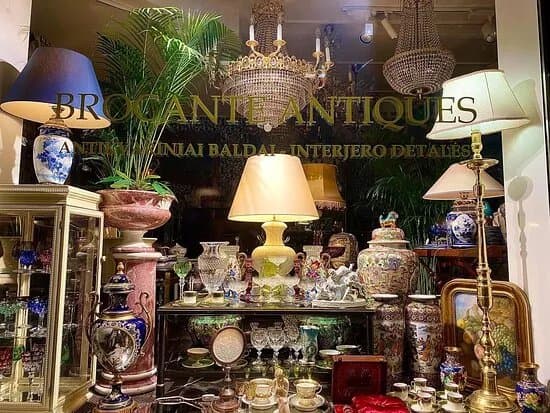 Brocante Antiques