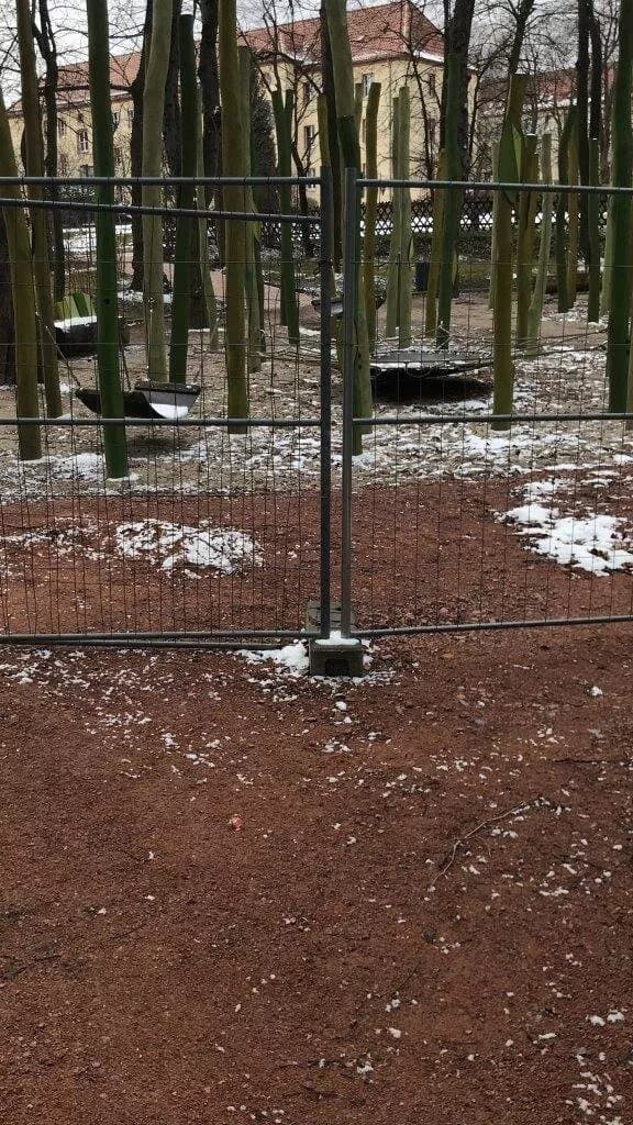 Youth playground at the Schwanenteich