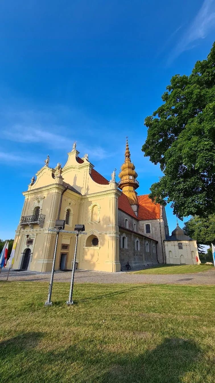 Pocysterski koSciol i klasztor z XIII w.
