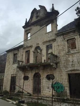 Dabinovic Palace