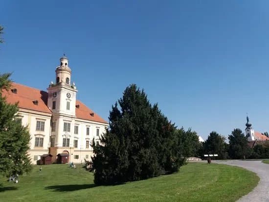 Prandau-Normann Castle