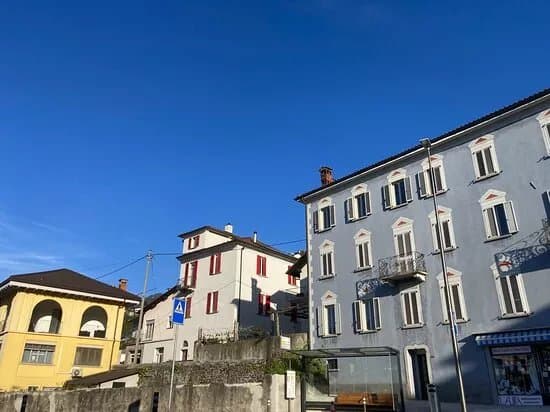 Piazza Canevascini
