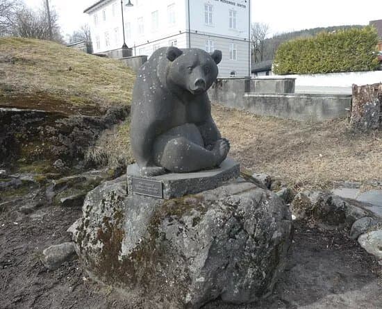 Statuen ''bjorn''