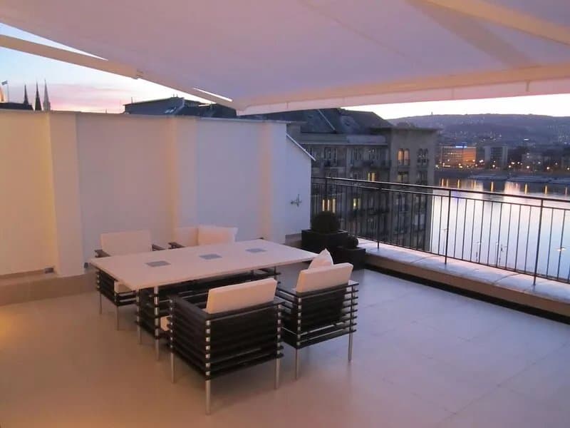 City penthouse with unique view over the Danube and the mountains of Budapest