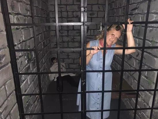 Crowbar Escape Room