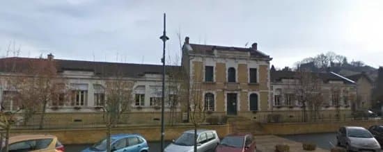 Couze et Saint Front Town Hall