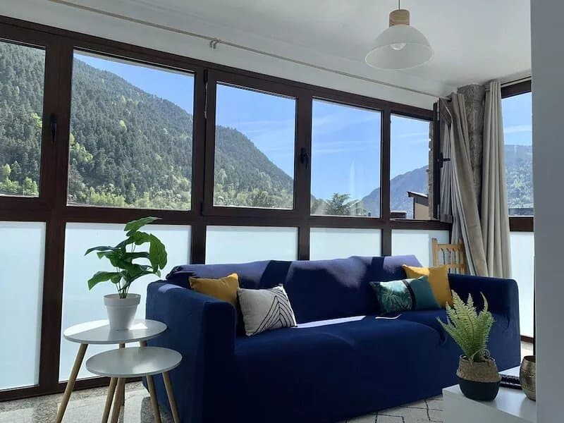 Old Village - Spacious 2 BR close to all services, quiet with breathtaking views