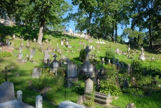 Rasu Cemetery (Rasu kapines)