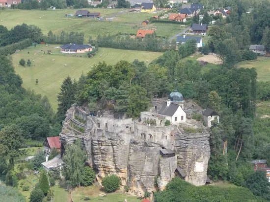 The Rock Castle Sloup