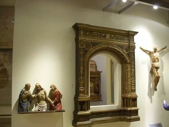 Museo dei mobili e delle sculture lignee
