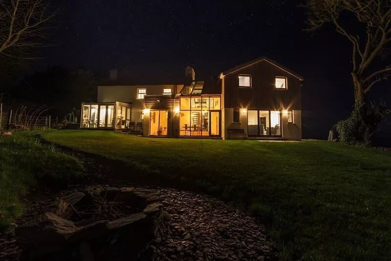 Thie Spooyt is a large family holiday home enjoying magnificent views across