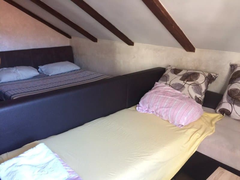 Hostel 89