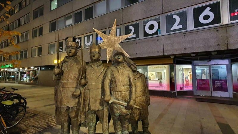Tiernapojat Statue
