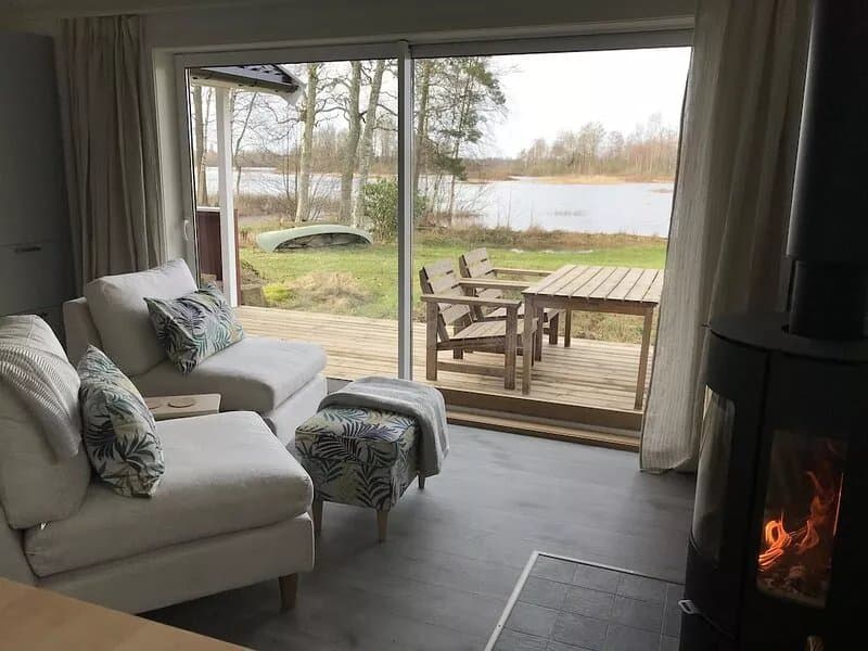 Small dream house with a clear view of the lake, incl. Rowboat at Tingsryd