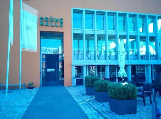 Grune Halle