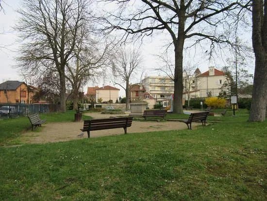 Square Emile Zola