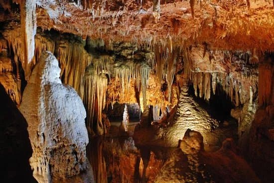 Jama - Grotta Baredine