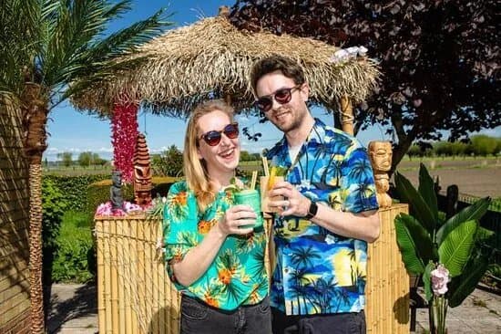 Maka-Maka Mobiele Tiki Cocktail Bar