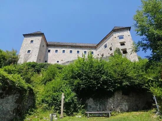 Kostel Castle