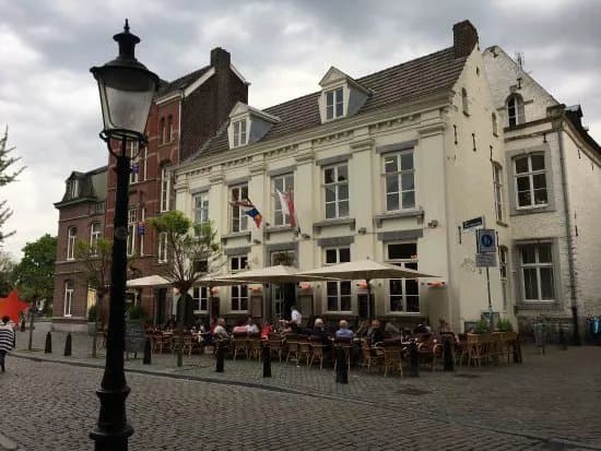 Cafe In Den Ouden Vogelstruys