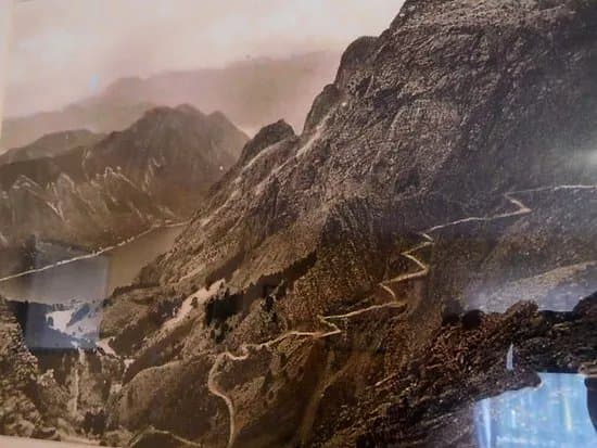 Hike through the old mountain roads