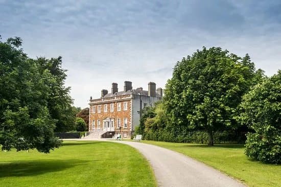Newbridge House & Farm
